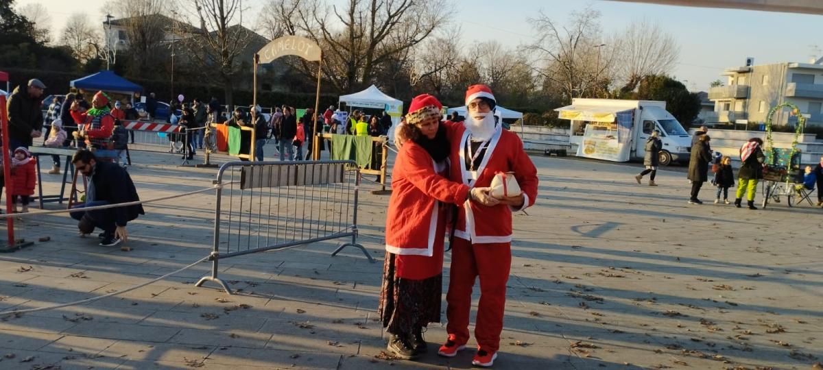 Babbo Natale incontra una Babba Natale